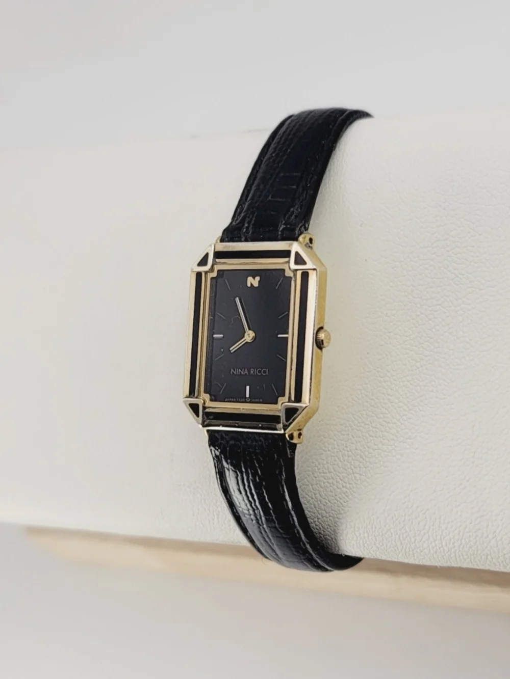Vintage Nina Ricci 7320-6070 Seiko Quartz Gold Tone Tank Watch Black Dial